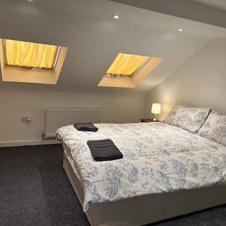 Luton Home Near Airport Private & Shared Bathroom Option Εξωτερικό φωτογραφία