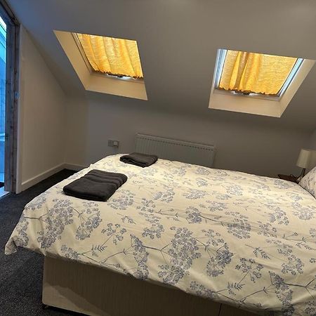 Luton Home Near Airport Private & Shared Bathroom Option Εξωτερικό φωτογραφία