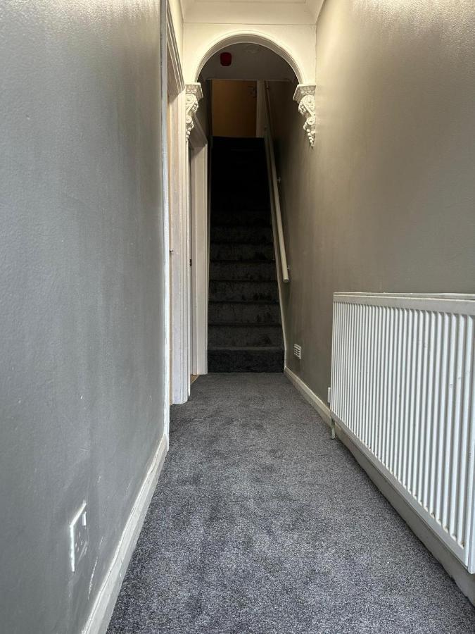 Luton Home Near Airport Private & Shared Bathroom Option Εξωτερικό φωτογραφία