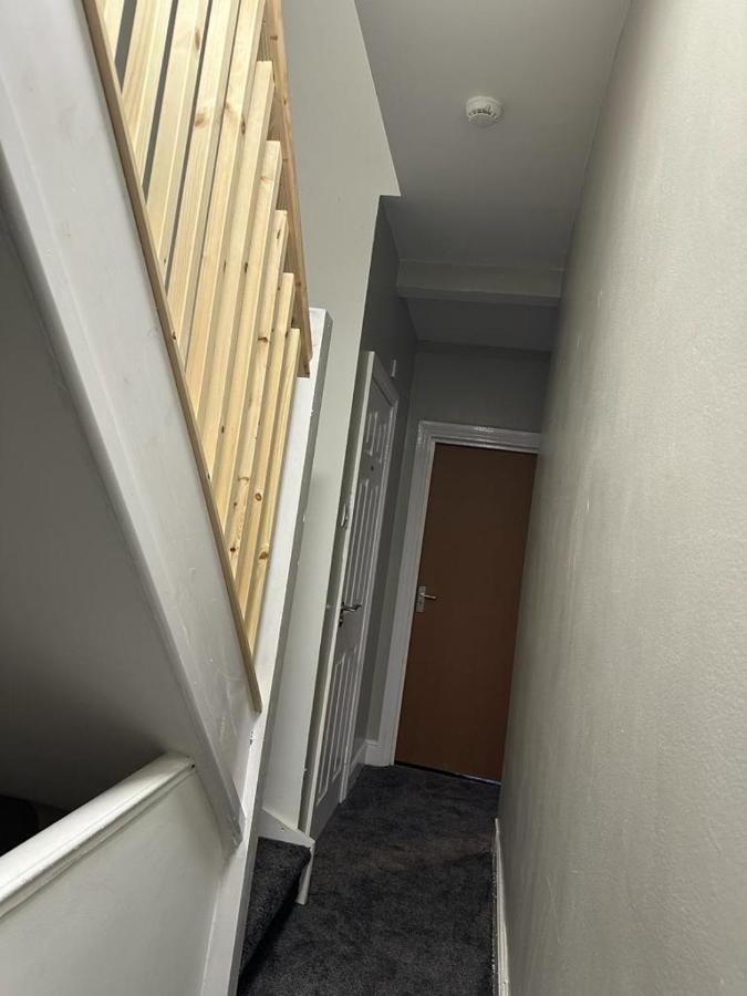 Luton Home Near Airport Private & Shared Bathroom Option Εξωτερικό φωτογραφία