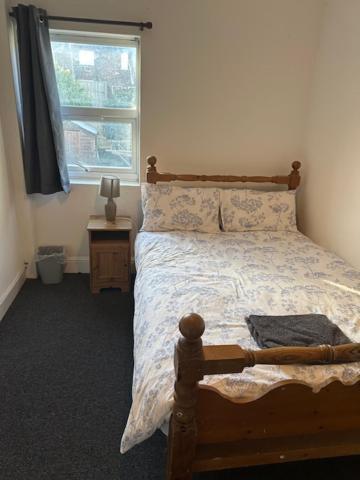Luton Home Near Airport Private & Shared Bathroom Option Εξωτερικό φωτογραφία